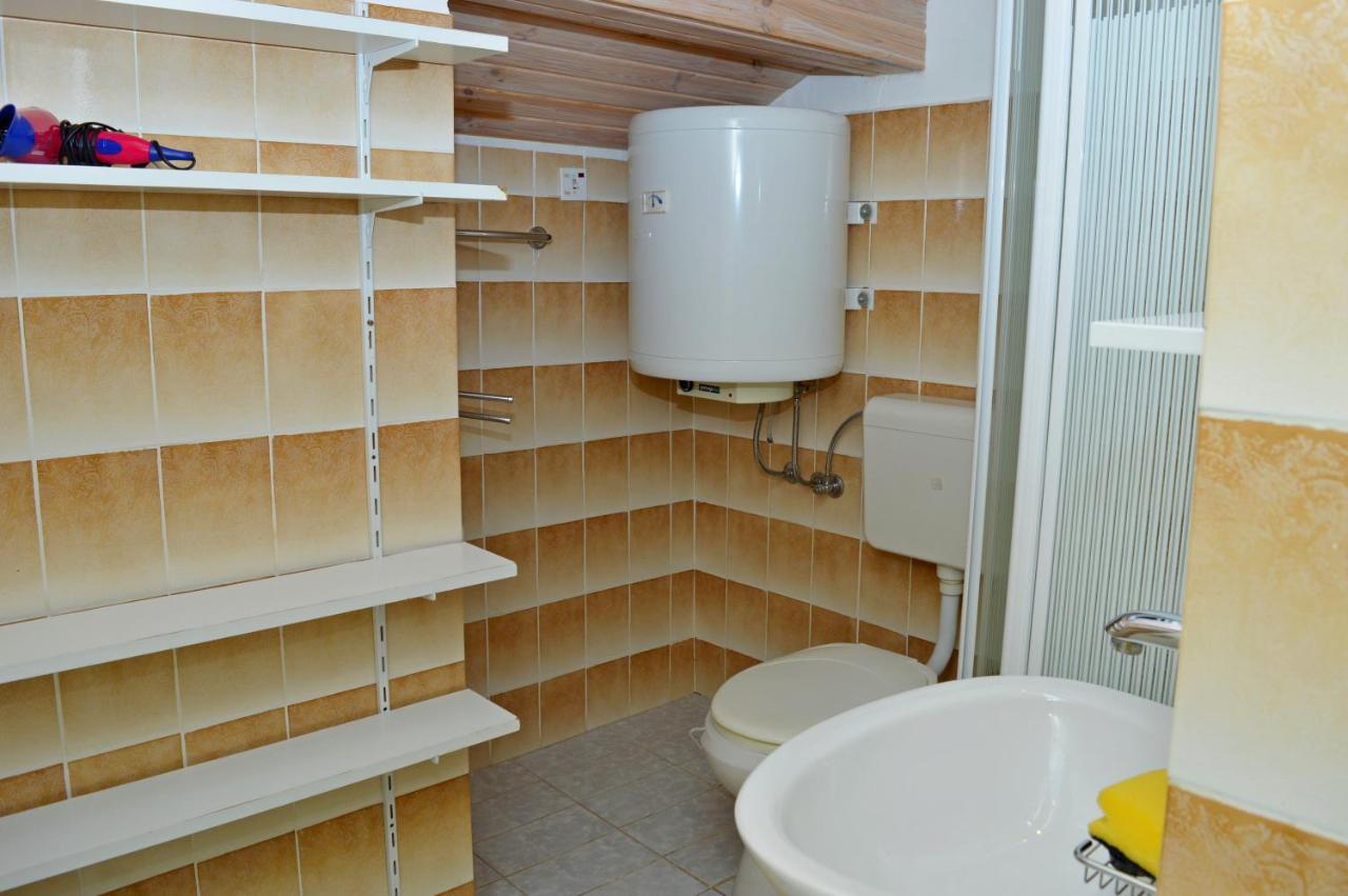 Apartment And Rooms Katica Biograd Na Moru Bagian luar foto
